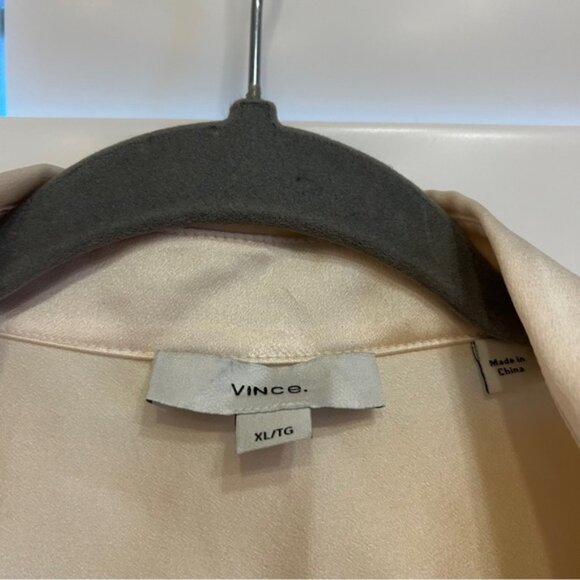 Vince Silk Button Down Blouse Buttercream Size XL - Picture 2 of 4
